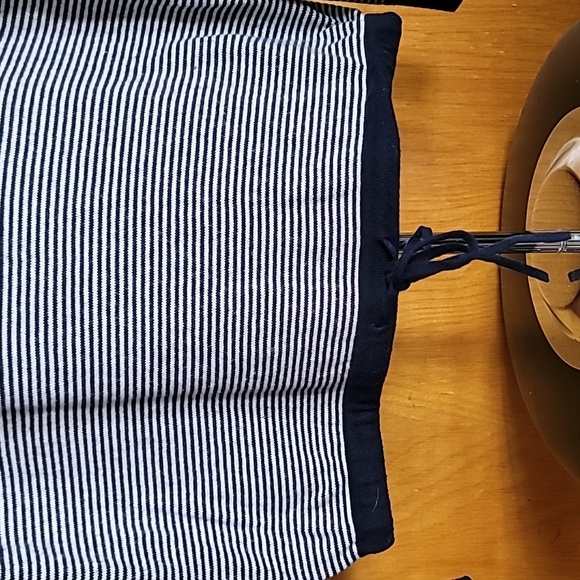 Gap Navy Blue and White Striped Pull Over Top - Picture 4 of 7